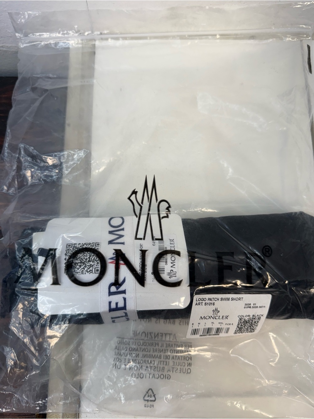 Moncler Mens Black Nylon luxury designer logo Shorts image 6